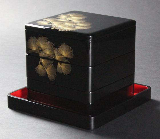 三段重箱（6.5寸隅丸型）松風沈金 429,000円（税込） | 輪島塗の塗師屋