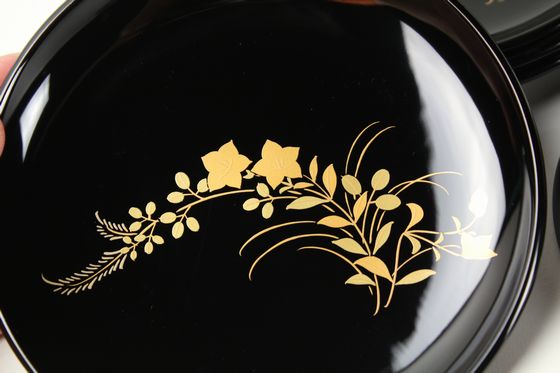取り皿 秋草蒔絵 5客1組 187,000円（税込） | 輪島塗の塗師屋 輪島漆器