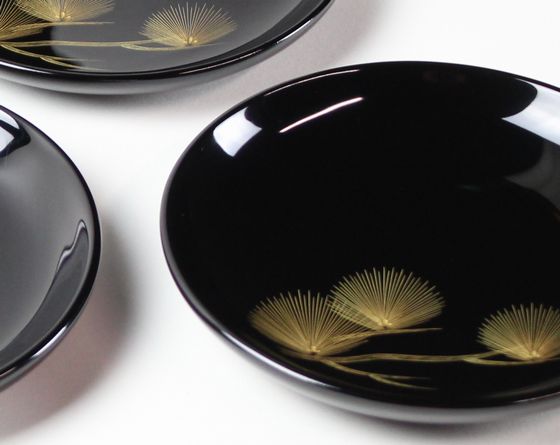 取り皿 扇松沈金 5客1組 143,000円（税込） | 輪島塗の塗師屋 輪島漆器