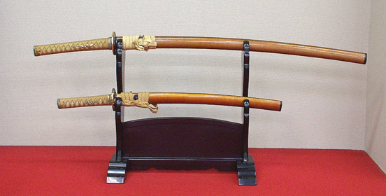 特注：刀掛け・太刀掛を製作します | 輪島塗の塗師屋 輪島漆器大雅堂