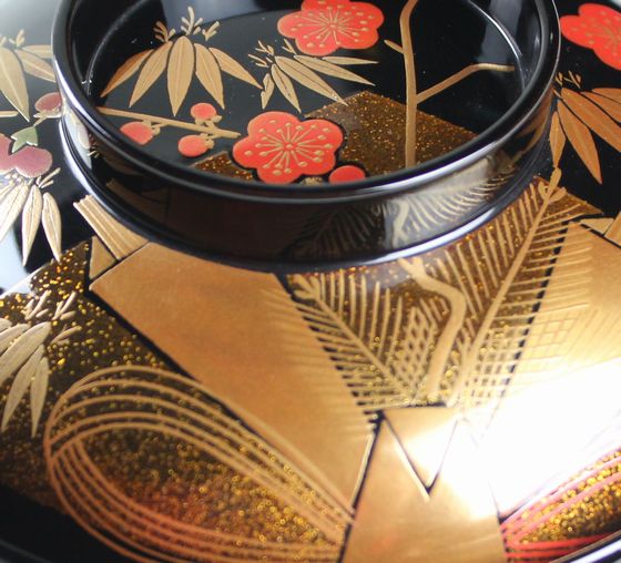 雑煮椀 折鶴松竹梅蒔絵 2客1組 264,000円（税込） | 輪島塗の塗師屋