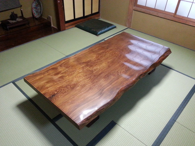 一枚板 屋久杉 座卓テーブル』 | 天然木家具 納入実例紹介 | 天然木の