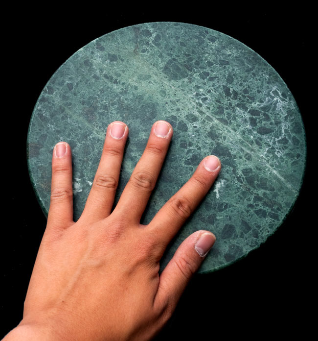 チャパティ用の台 - マーブル製[緑系]［直径約22.5cm］ の通販