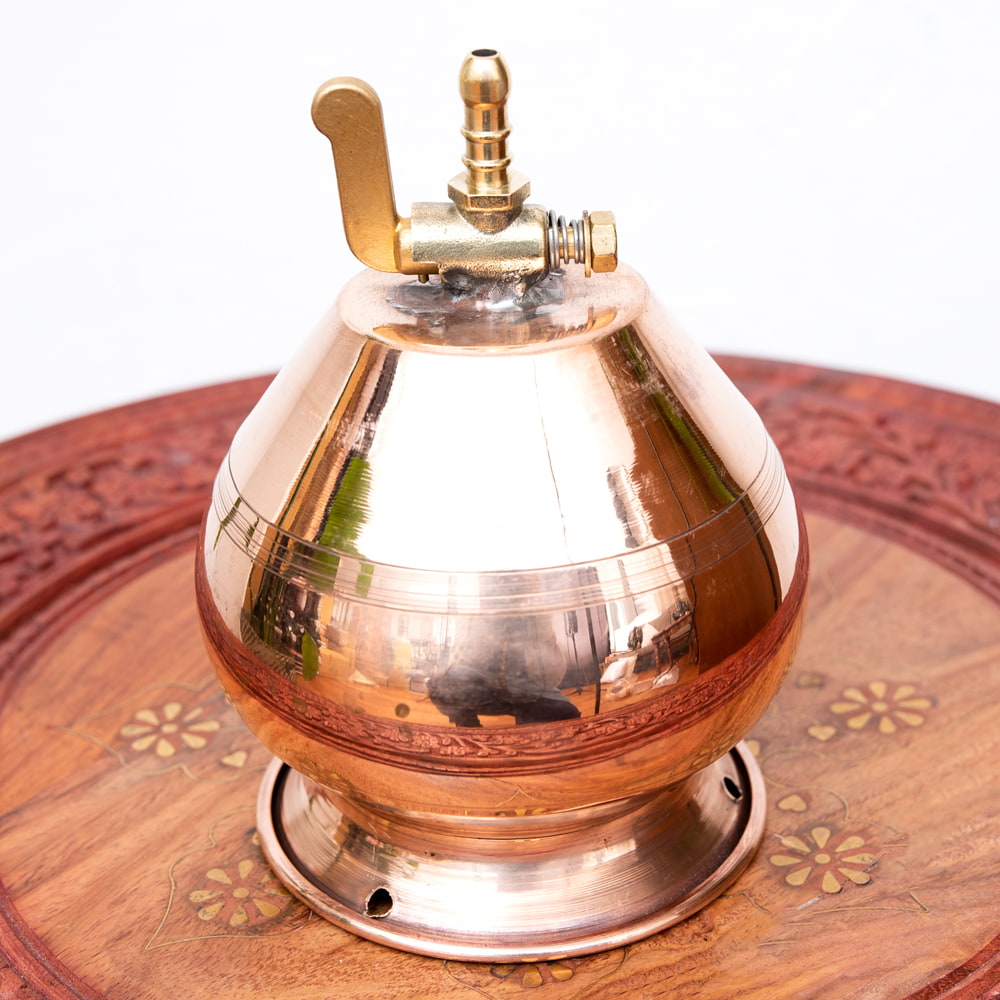 コック付きシロダーラ[高さ：約16cm x 横幅：約12cm 容量：約700ml程度