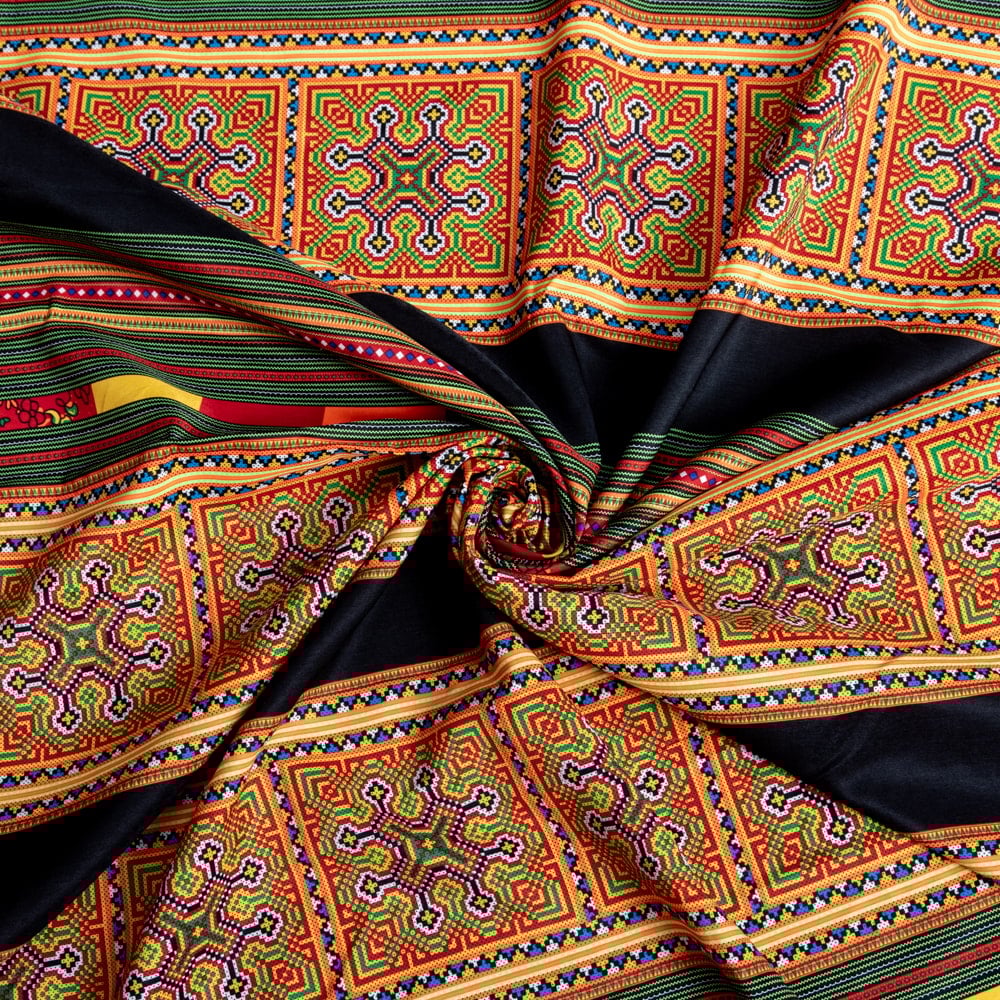 1m単位切り売り〕モン族の刺繍風プリントファブリック 生地 少数民族