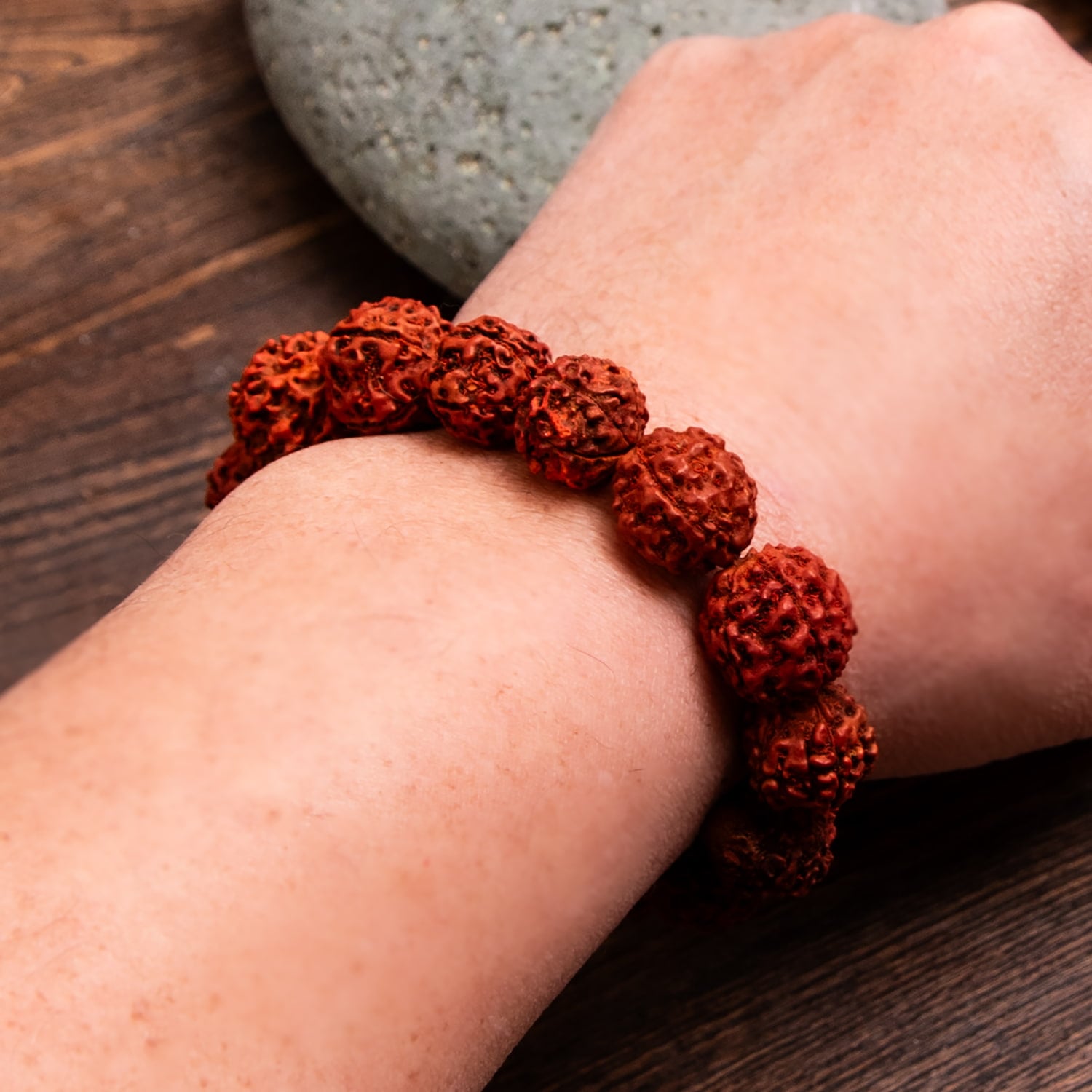 ルドラクシャのブレスレット 聖なる菩提樹の実 の通販 - TIRAKITA.COM