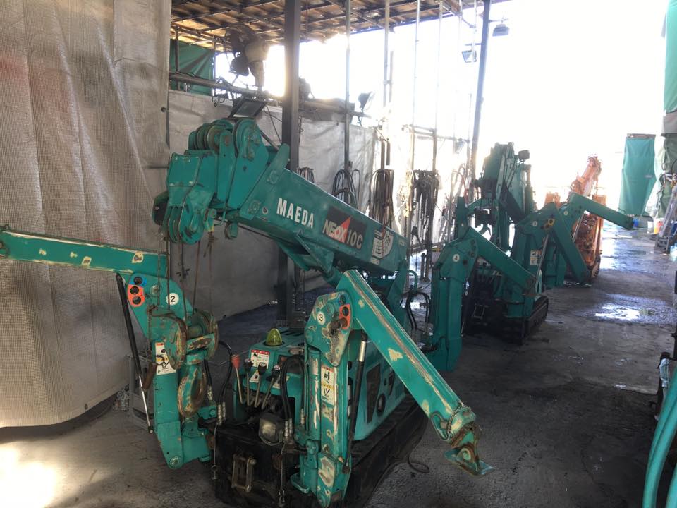 カニクレーン（ミニクローラクレーン）の塗装から販売まで