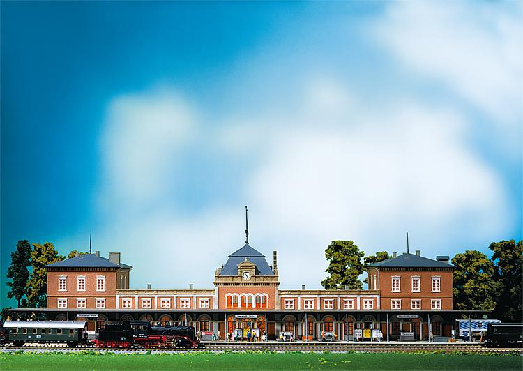 Faller 110111 HO Weinstasse Railway Station – Trainz