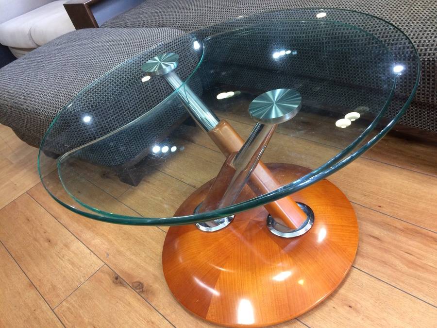 IDC大塚家具取り扱い、ロナルドシュミットのガラステーブル入荷