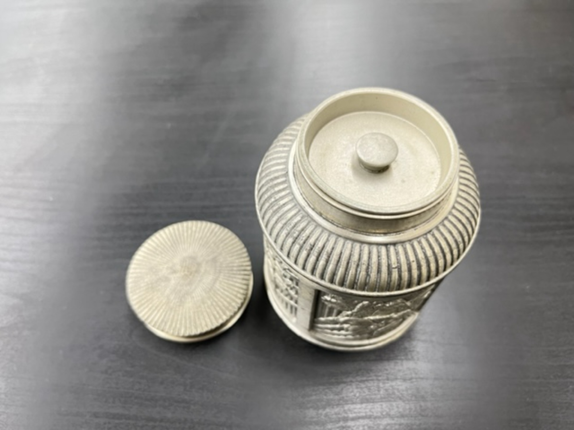 ROYAL SELANGOR PEWTER/ロイヤルセランゴール】の茶筒のご紹介です