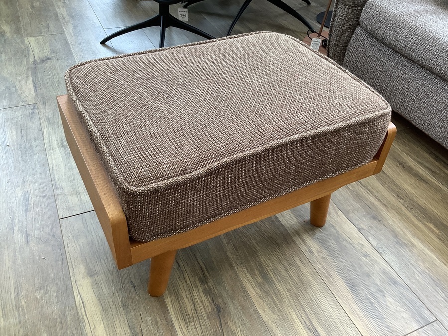 unico（ウニコ）】北欧ヴィンテージデザインのオットマン付3人掛け