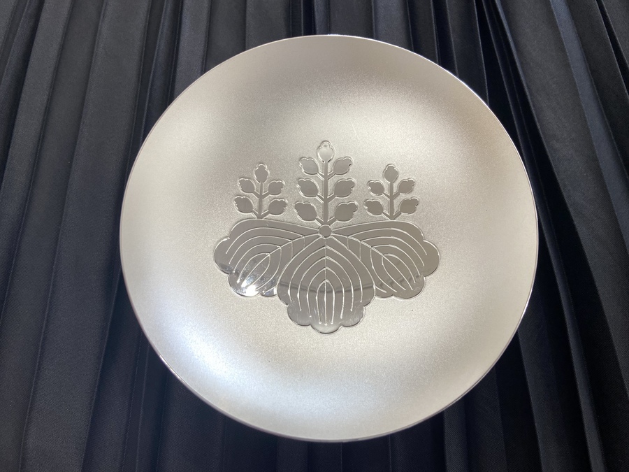 内閣総理大臣からの贈呈品”銀杯”】銀色に輝く美しい銀杯入荷いたしまし