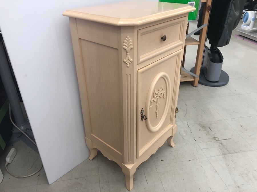 LYNN・HOLLYN/リンホーリン』のエレガントな電話台！！買取入荷