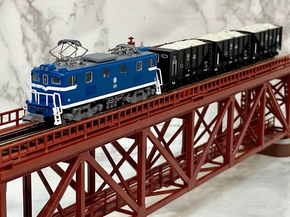 デキだ！ ヲキフだ！ 秩父の貨物列車だ！！ マイクロエースのデキ200が