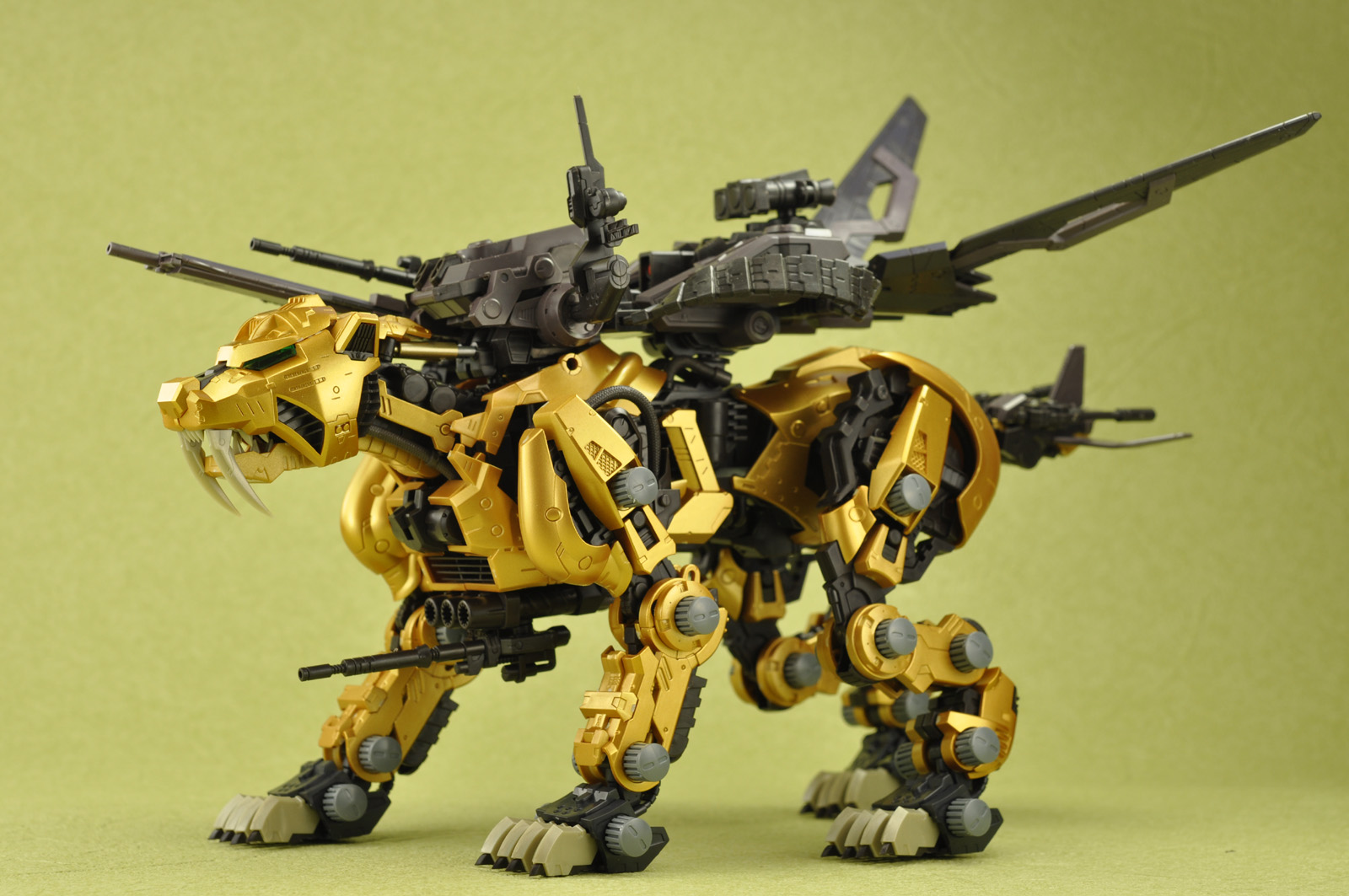 コトブキヤ HMMセイバータイガーゴールド レビュー