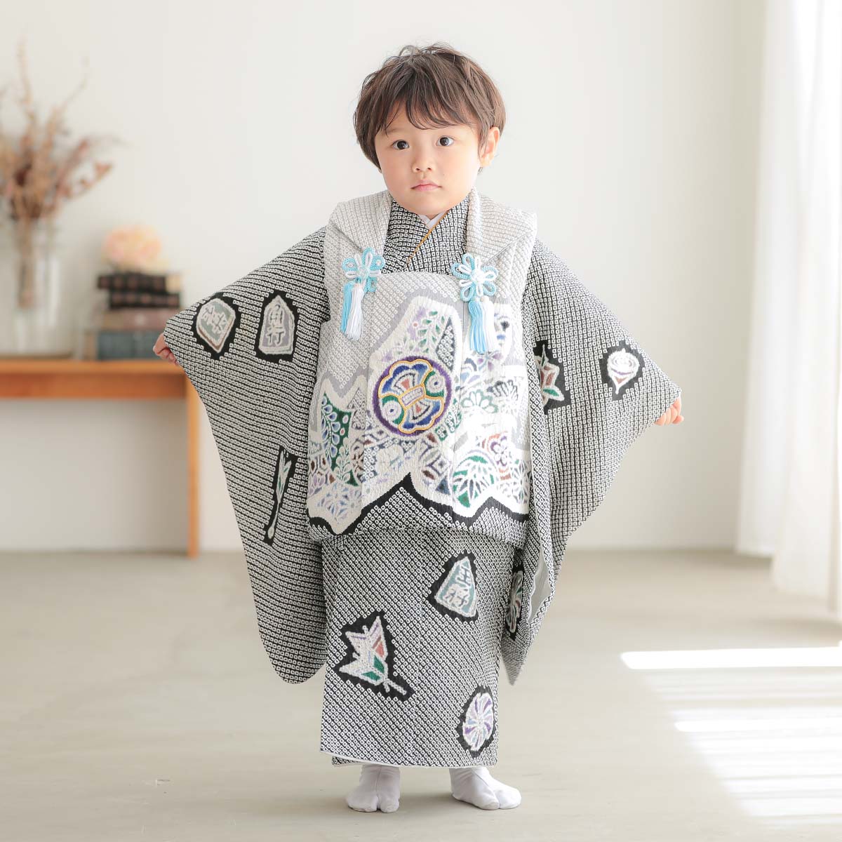 七五三被布 : K208 【三歳男児被布】【正絹】総絞り グレー熨斗目×黒