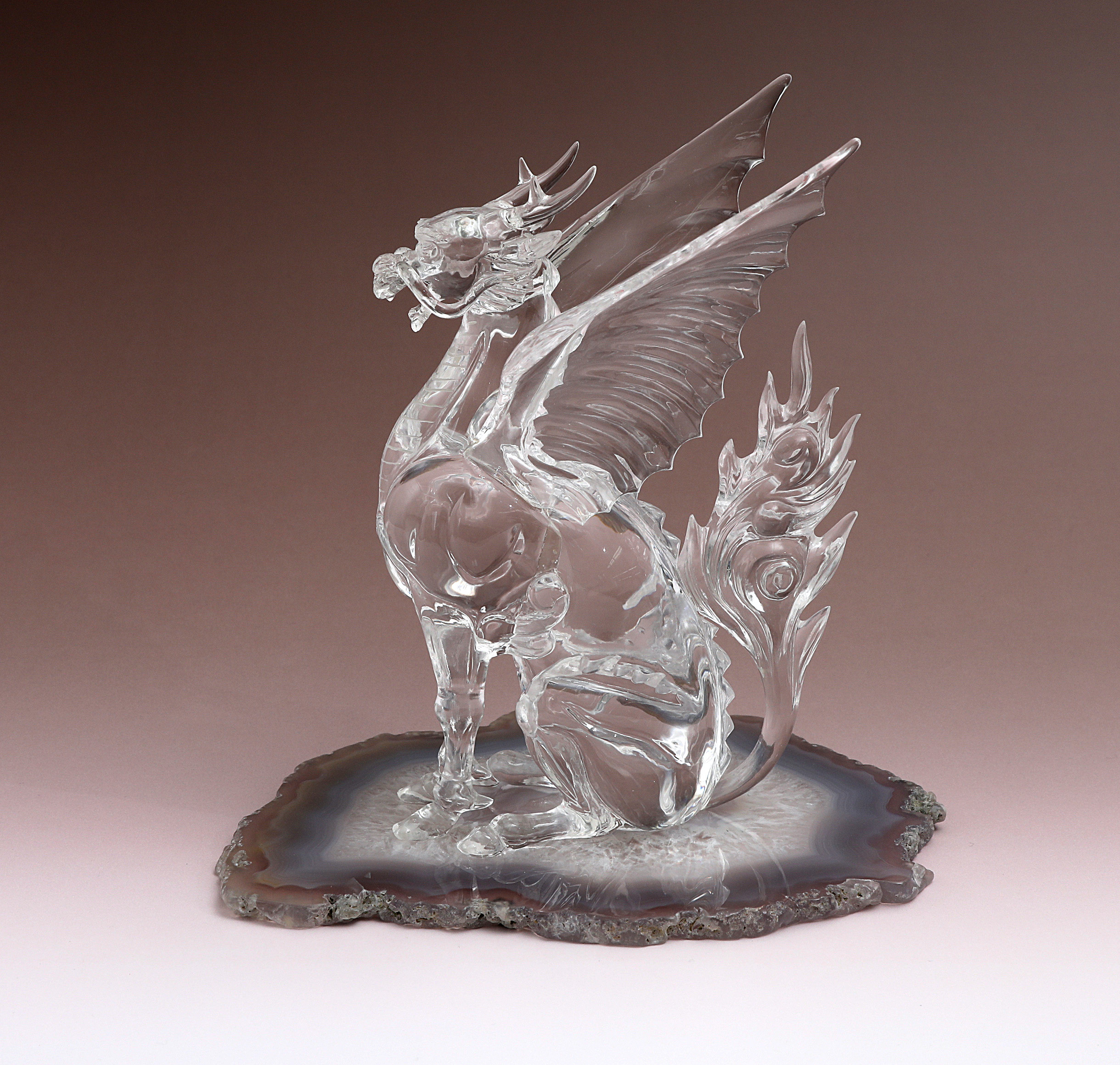 031麒麟像｜山梨県水晶美術彫刻協同組合