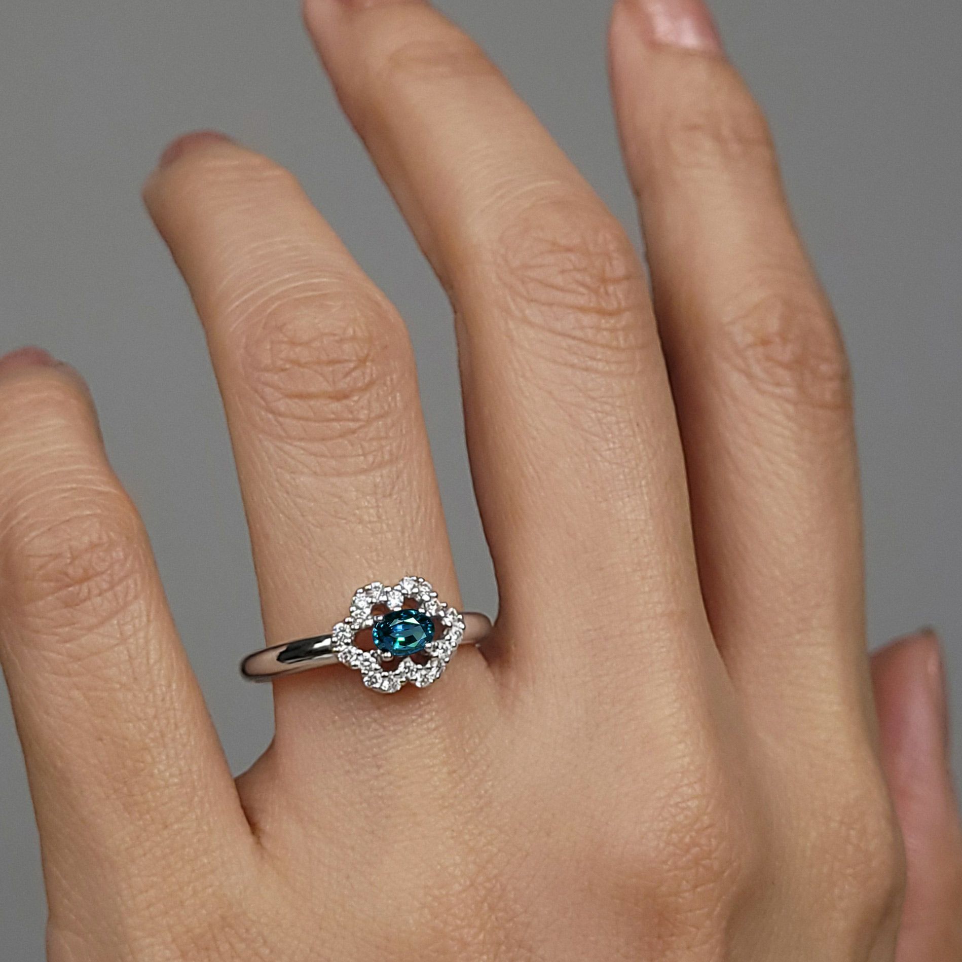 ブラジル産アレキサンドライト0.27ctK18ホワイトゴールドリングダイヤ