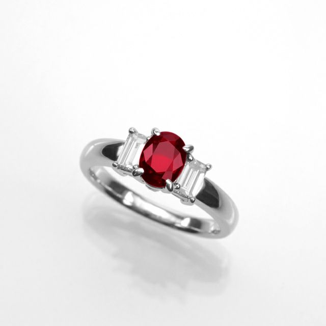 ミャンマー産非加熱ルビー1.033ctプラチナリングダイヤ0.44ct付(GIA
