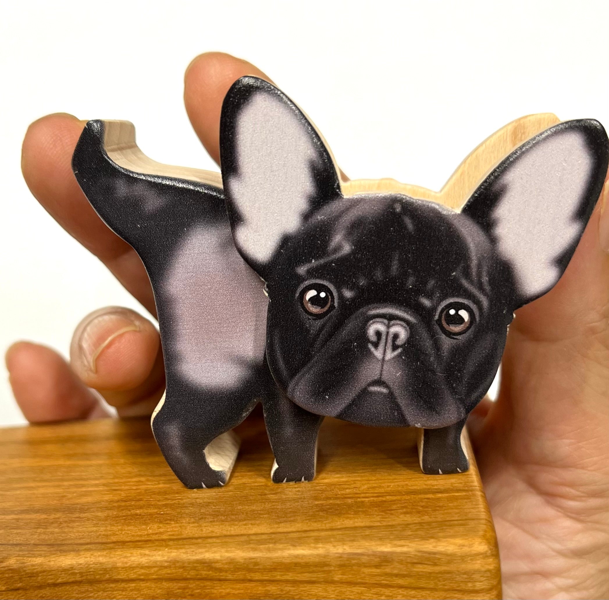 フレンチブルドッグ（ブリンドル）のスマホスタンド【君は放物線を見