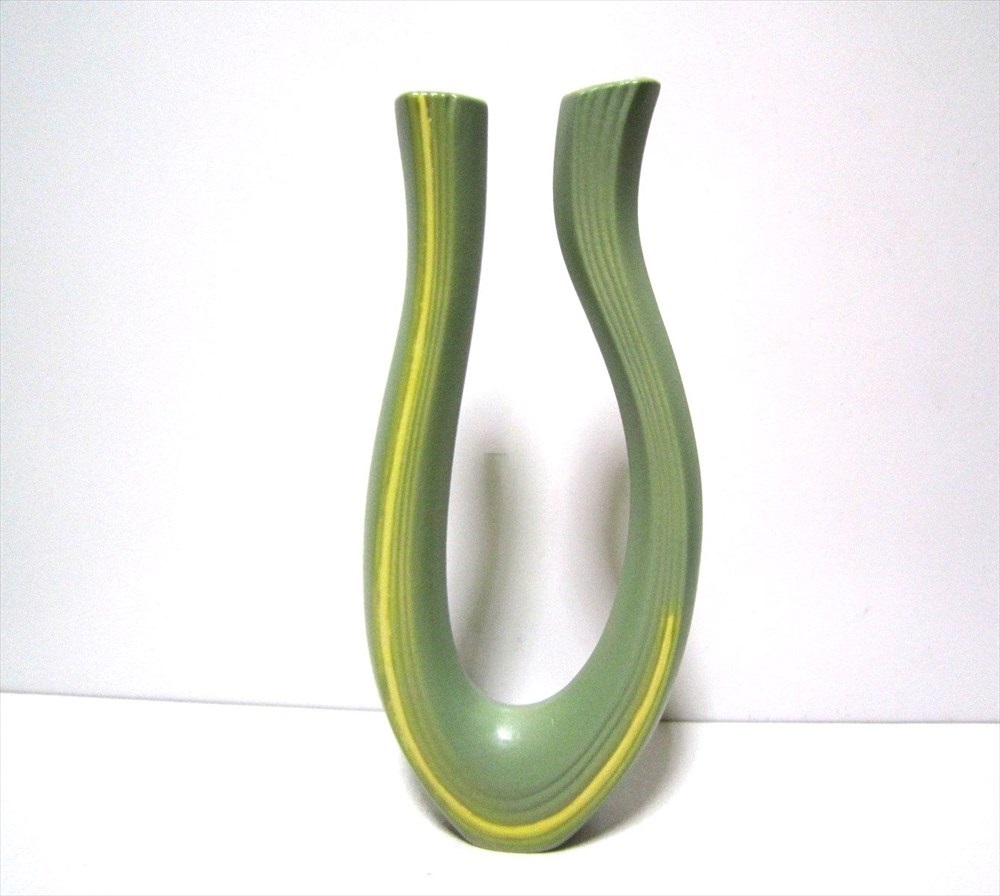 特-285 若草色変形U字型花器 - 花器ギャラリー 裕器 (ゆうき）