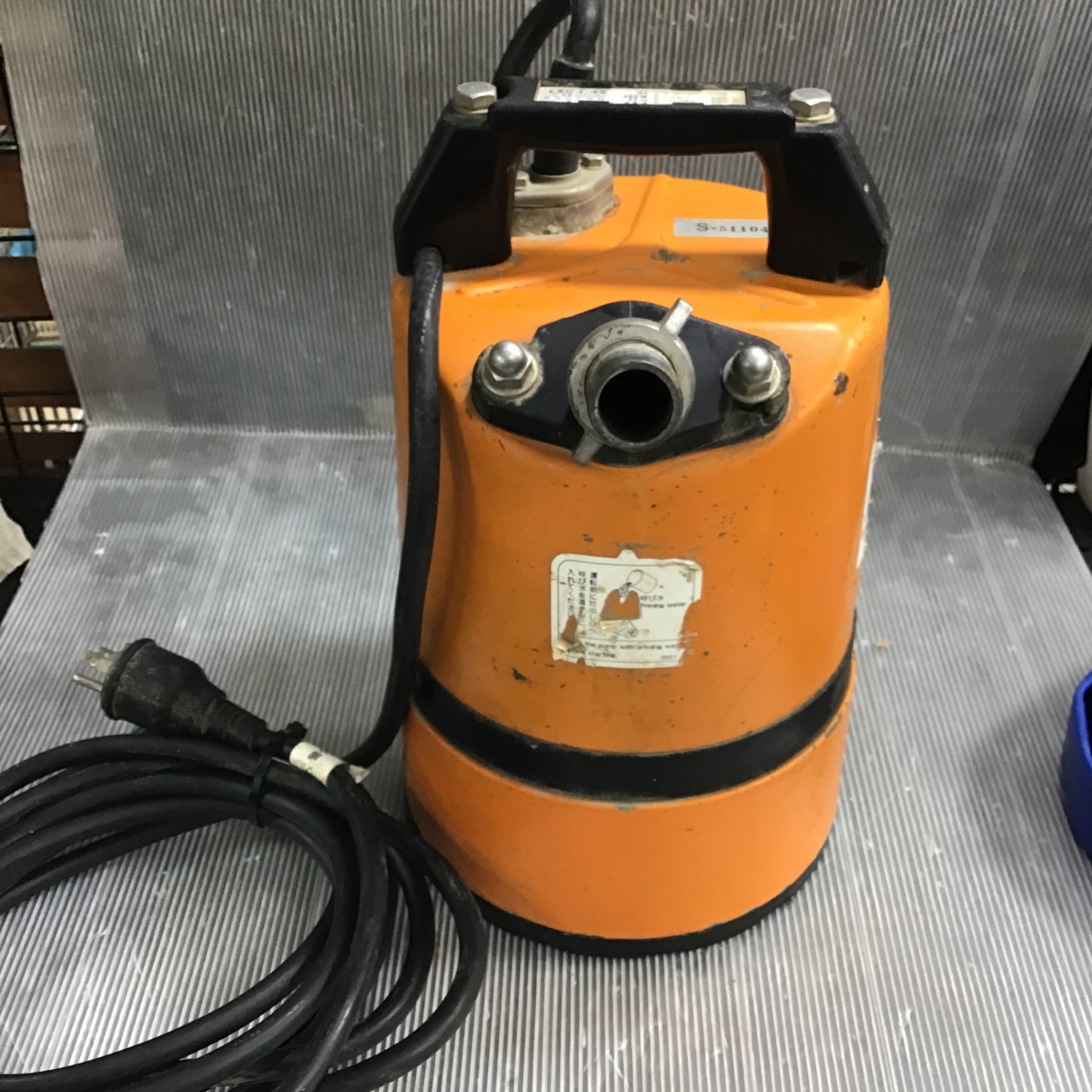 〇ツルミ(鶴見製作所) 水中ポンプ 低水位排水用 LSC-1.4S-51 50Hz 非