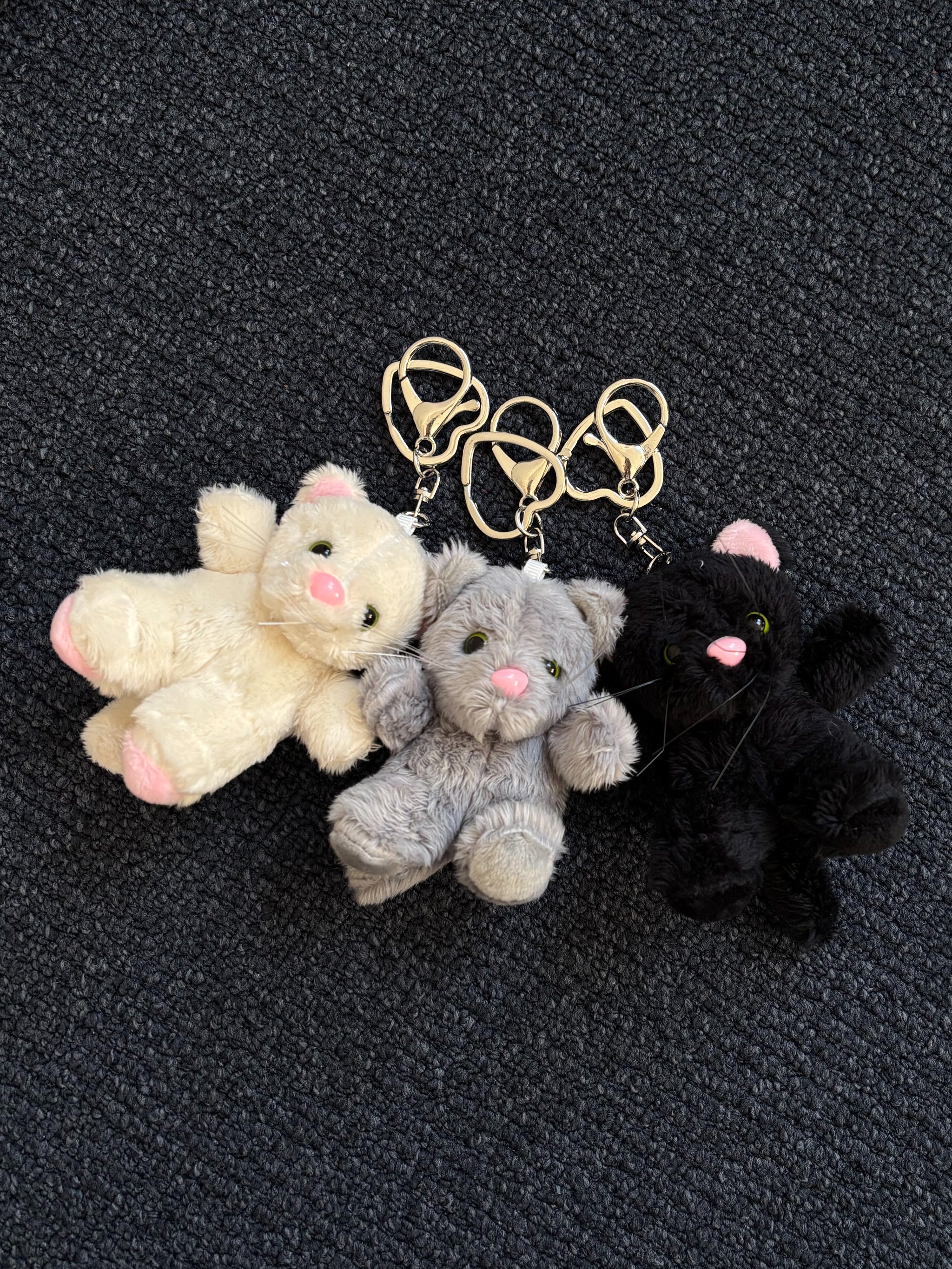 Cutesy Cat Charm – ALLISON BROWN