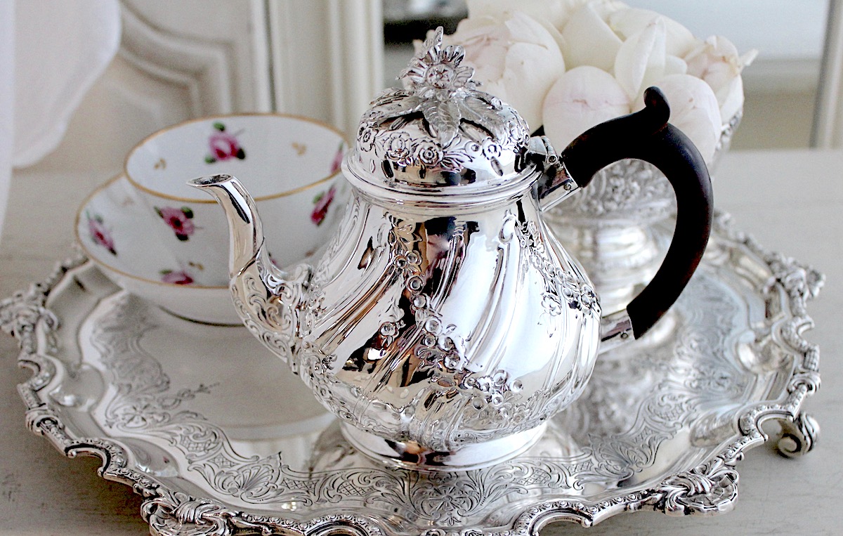 Sold：花のティーポット、バッチェラーサイズ | アリスアンティークス