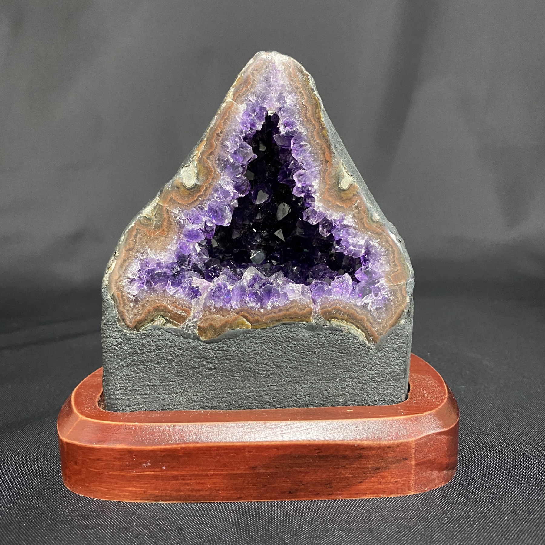 高品質】ウルグアイ産❣️天然石 アメジストのドーム 置物 台座付きG