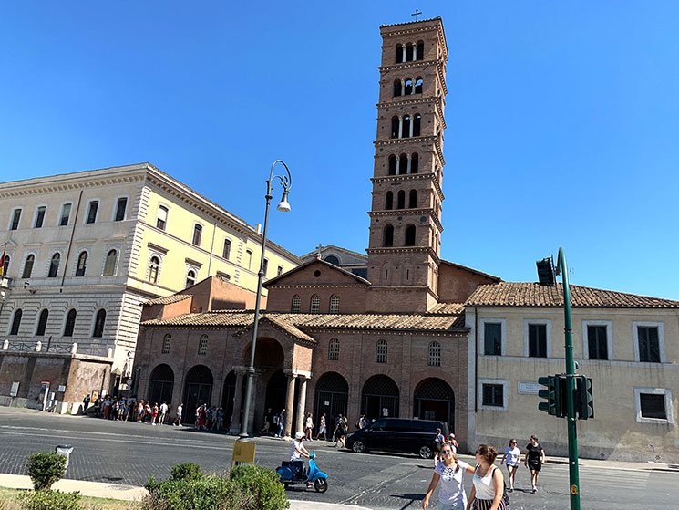 真実の口 完全ガイド】行き方・料金・営業時間・撮影方法まで解説