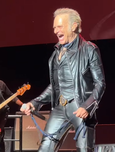 デイヴィッド・リー・ロスが5年ぶりにライヴ復帰 ヴァン・ヘイレン楽曲