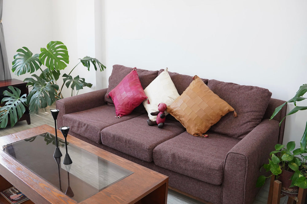 Yawn / 羊革（シープスキン）クッションカバー – andu amet