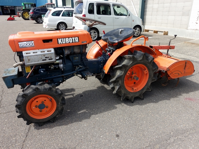 安東産業 中古クボタブルトラ B5000 北海道旭川市