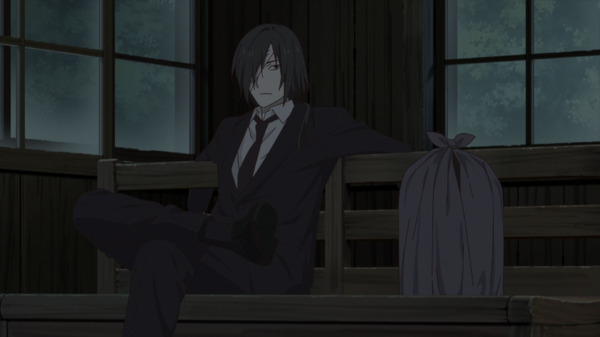 秋アニメ「夏目友人帳 漆」的場（CV諏訪部順一）の右目をねらう妖が