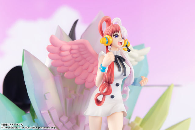 ONE PIECE FILM RED」シャンクス＆ウタが背中合わせのフィギュアに