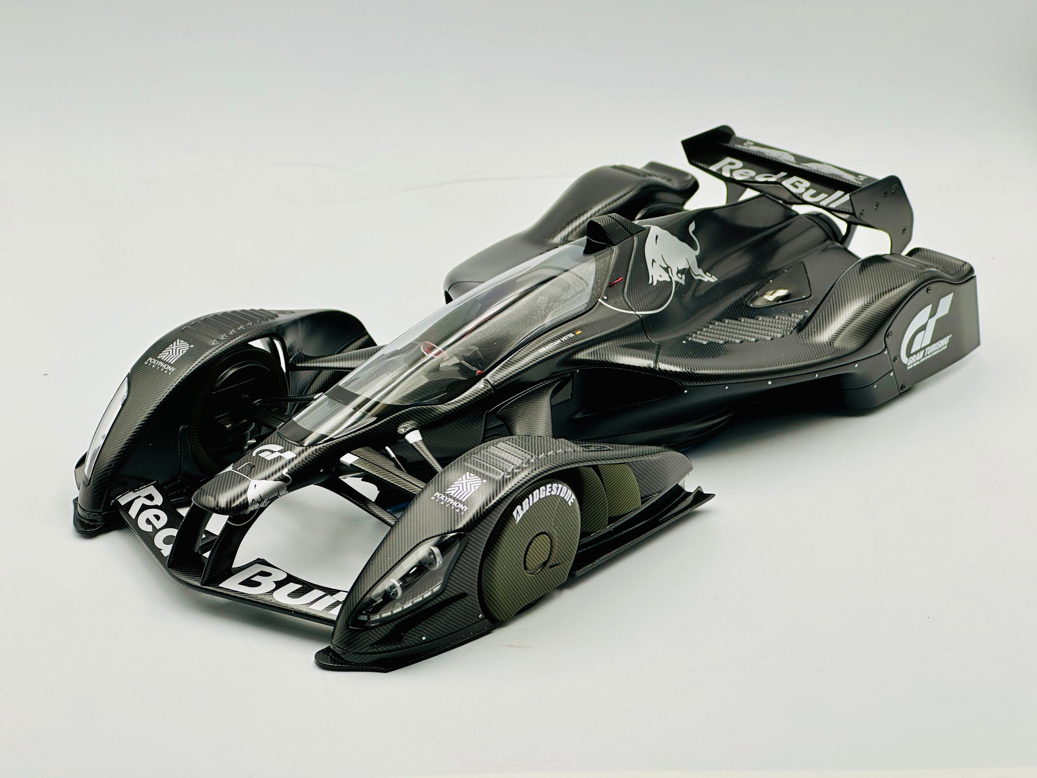 1:18 Red Bull X2010 Prototype - Black Vettel -- Gran Turismo -- AUTOar