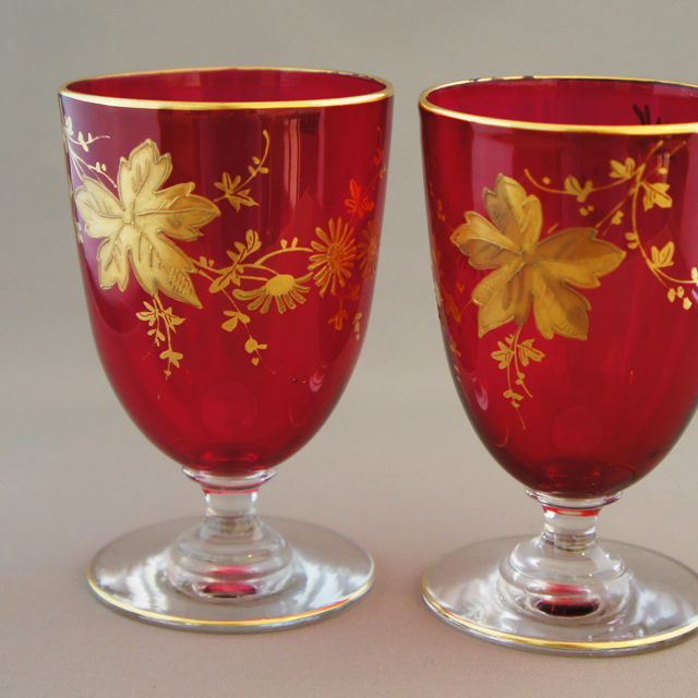 オールドバカラ「赤色ガラス 花蝶文 ナイトセット」《アンティックかとう》