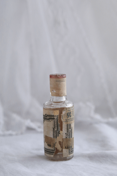 フランスのパフュームボトル LUCIEN BERTY. PARIS P. GIRAUD & Cie