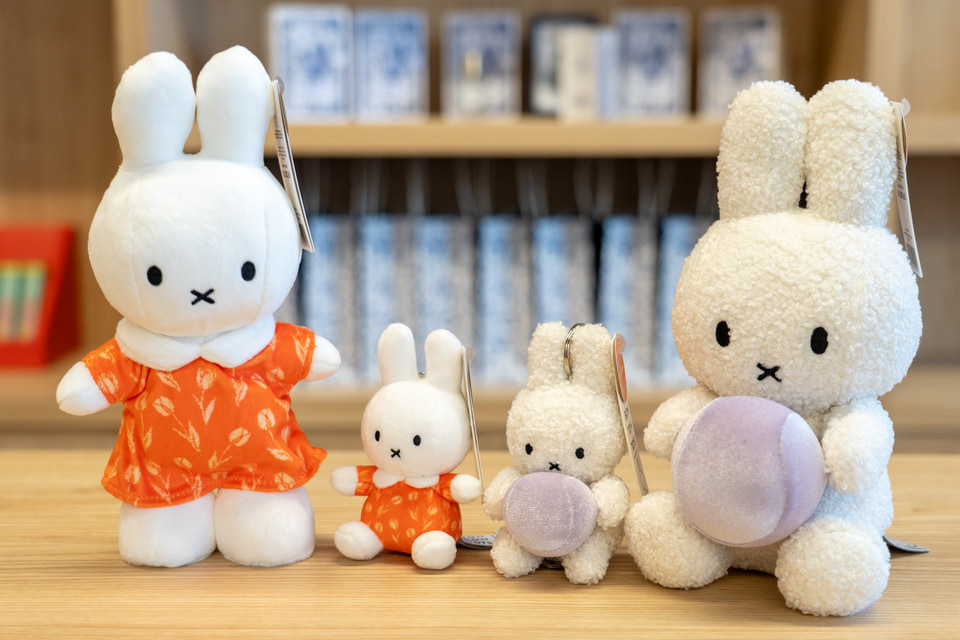 オーブに導かれて水の都の歴史・技術に触れる万博のオランダパビリオン