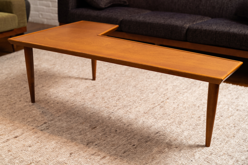 P.F.Sの20年人気テーブルは船の舵がモチーフ。一体またどうしてその形