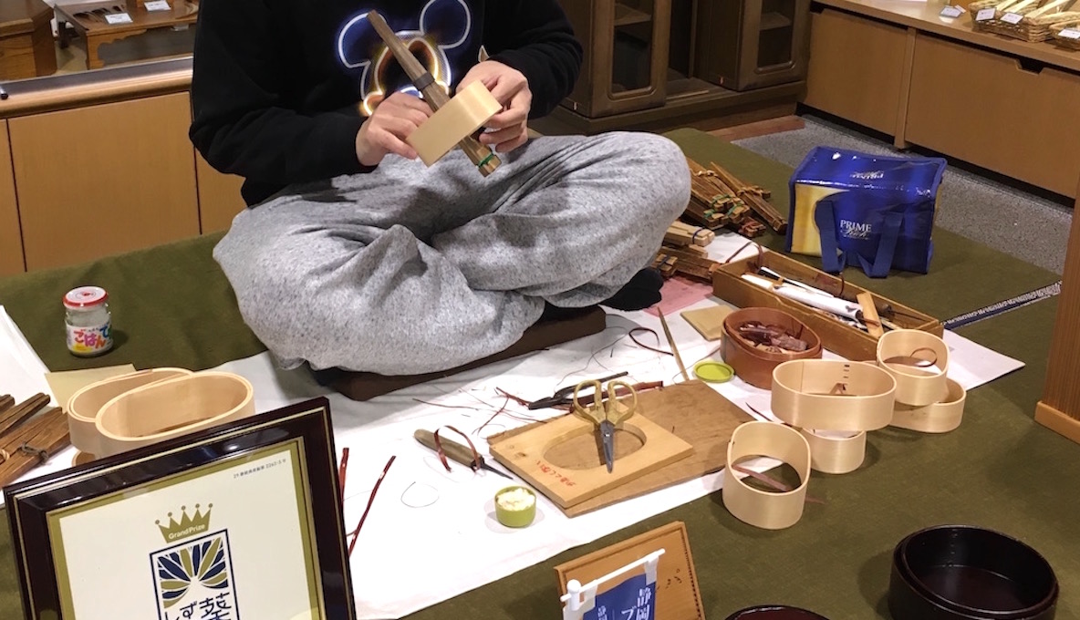 20年以上愛用するお弁当箱、職人が手がける井川メンパは使っていて