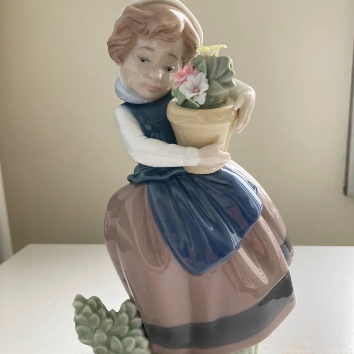 LLADRO(リヤドロ) NAO 磁器人形 陶器人形 リヤドロ人形 ✳️きれいな花