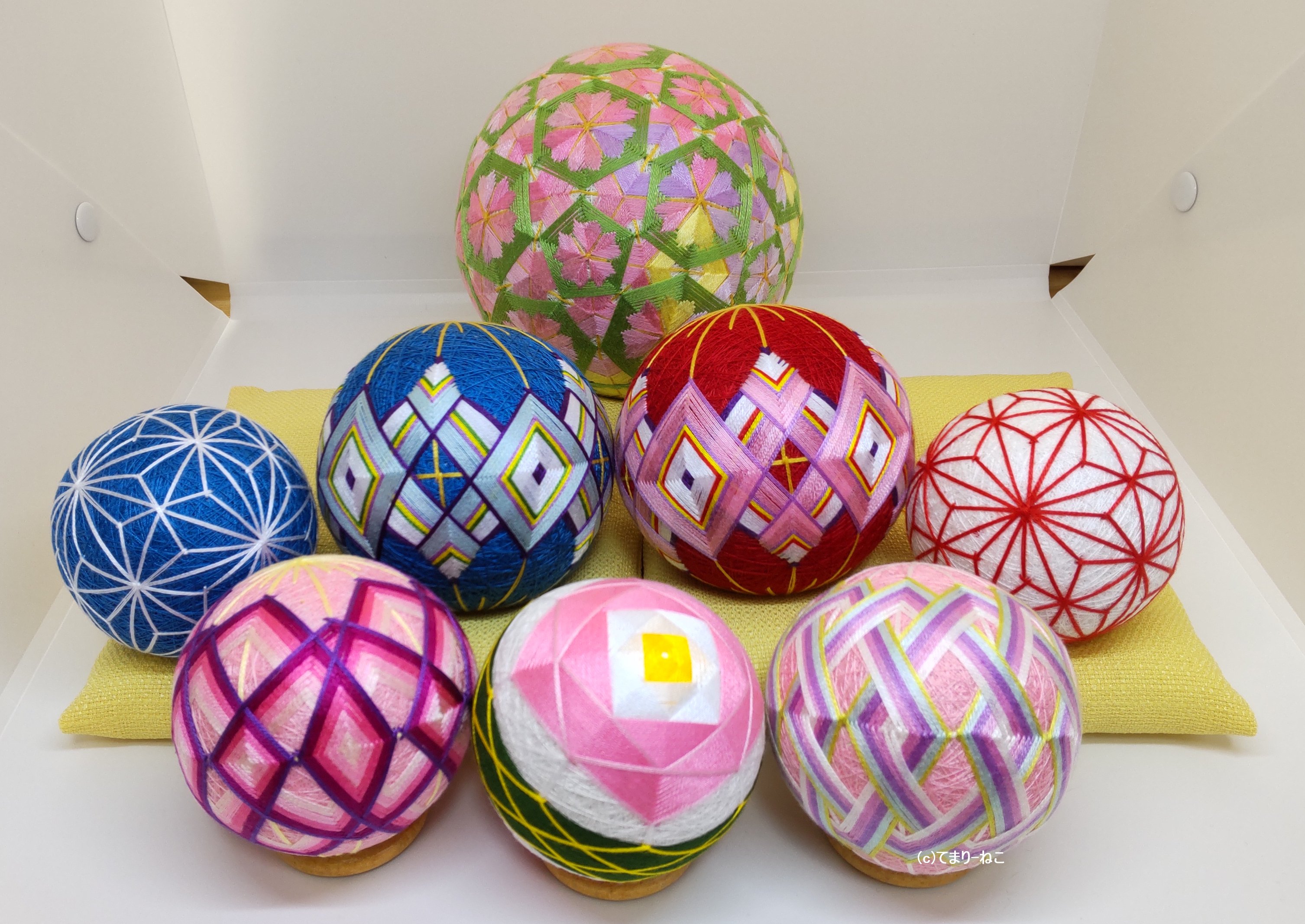 32面の桜」「2つ割り桜の雛手毬」「麻の葉」「菱重ね、紫桜」「ピンク