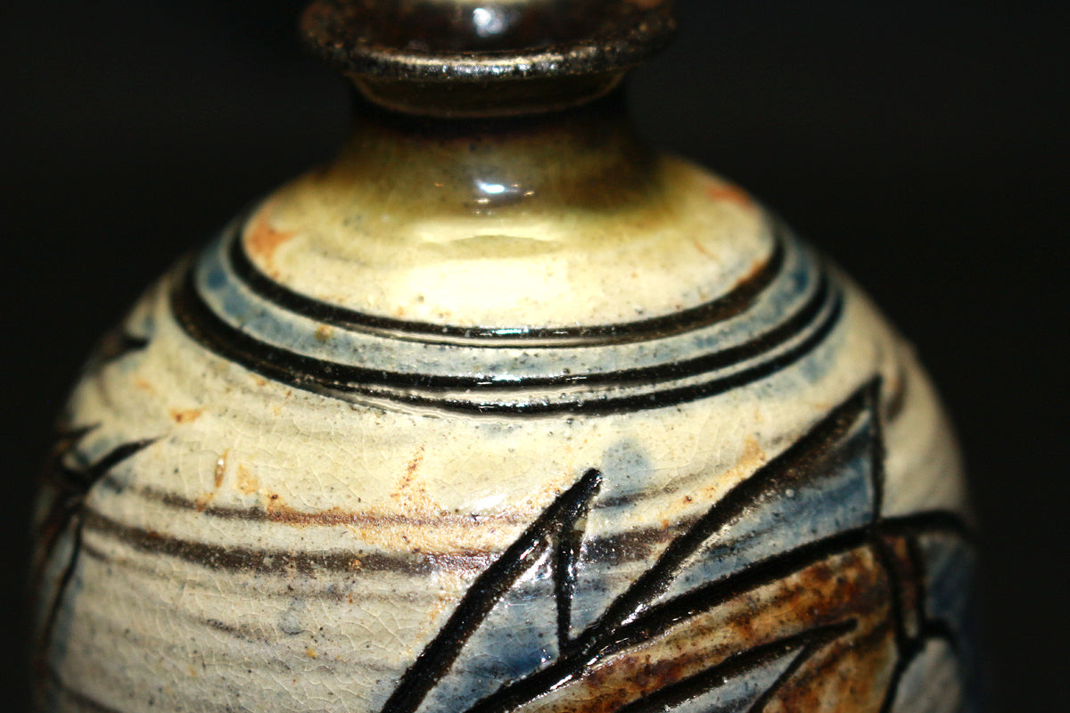 26233 人間国宝 金城次郎 魚紋徳利 KINJO Jiro – アート飛田