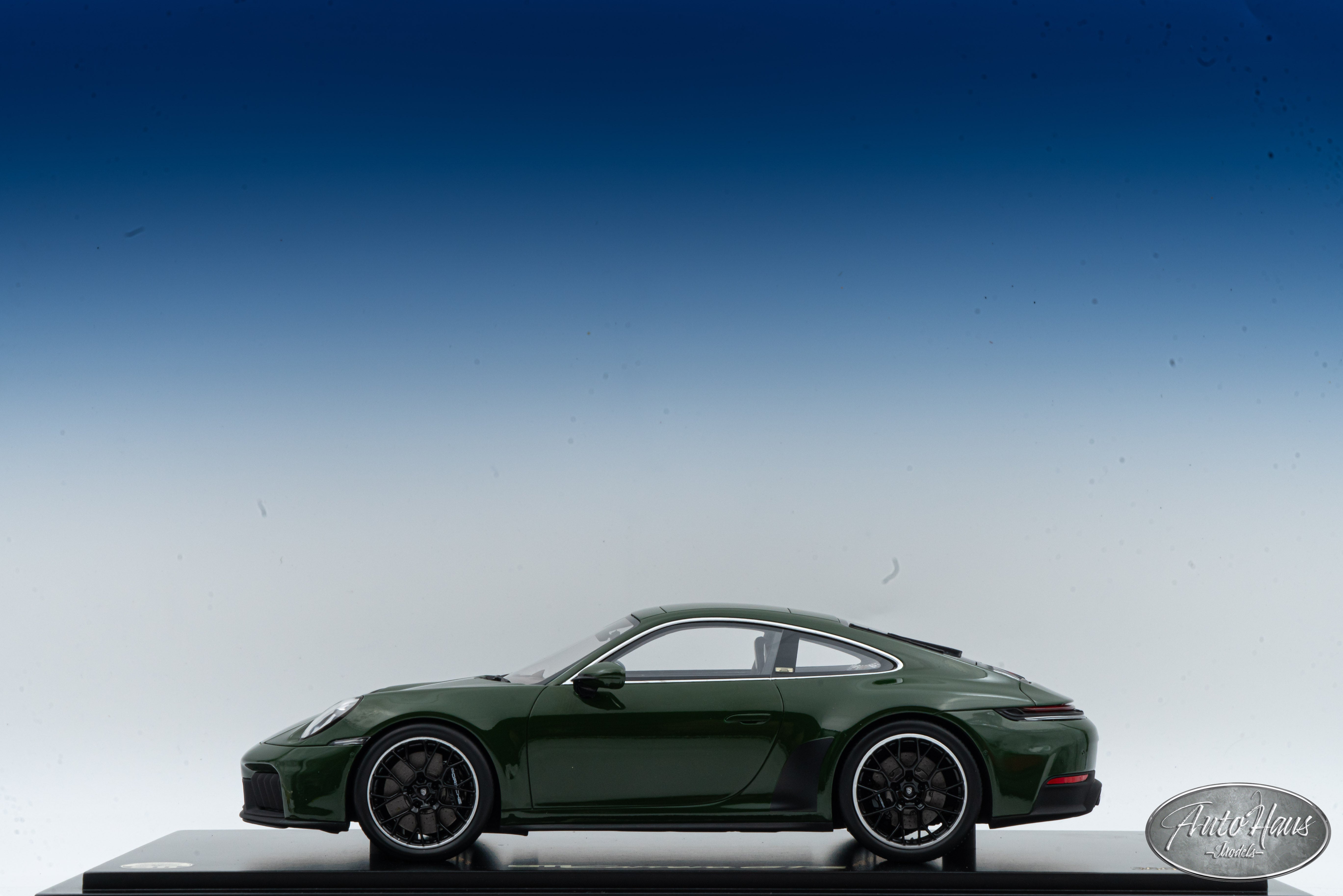 1/18 Spark Porsche 911 Carrera (992.2) GTS Green WAP0212140SPIB