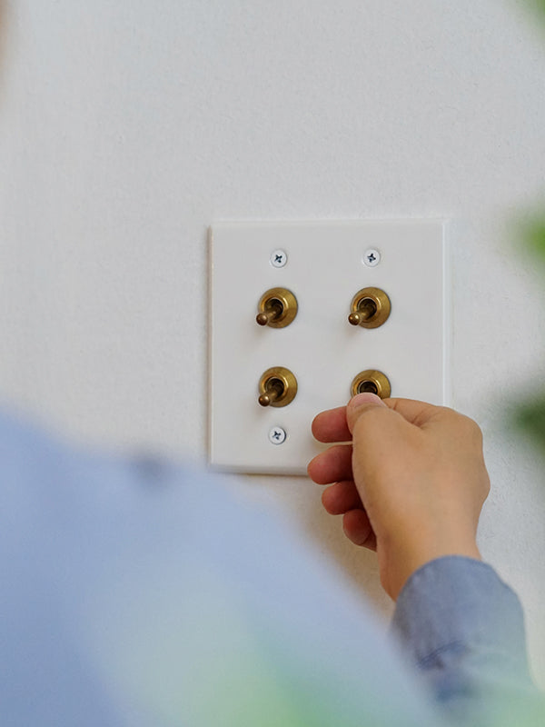 セラミックプレート4トグルスイッチ ホワイト | AXCIS ONLINE