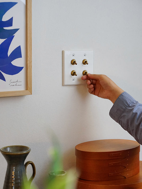 セラミックプレート4トグルスイッチ ホワイト | AXCIS ONLINE