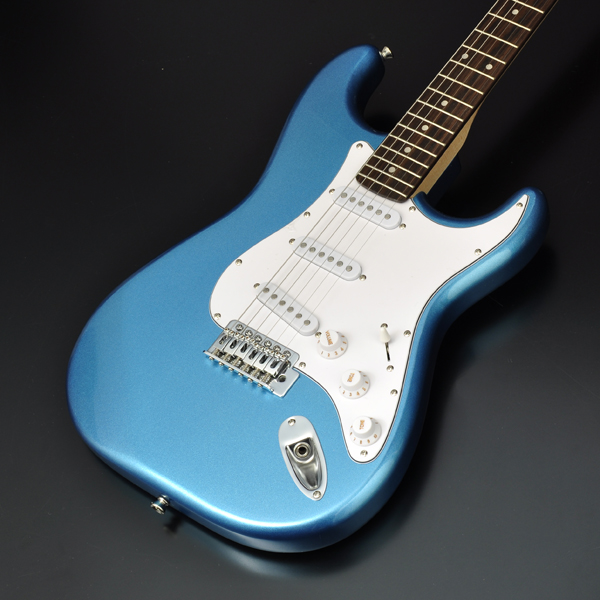 BST-1R/CAR (Bacchus / バッカス) エレキギター ストラトタイプ