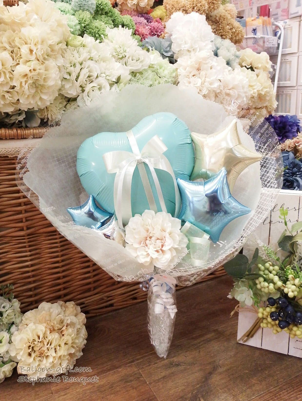 ミディアムサイズのバルーンブーケ 「ステファニーブーケ 」｜バルーン