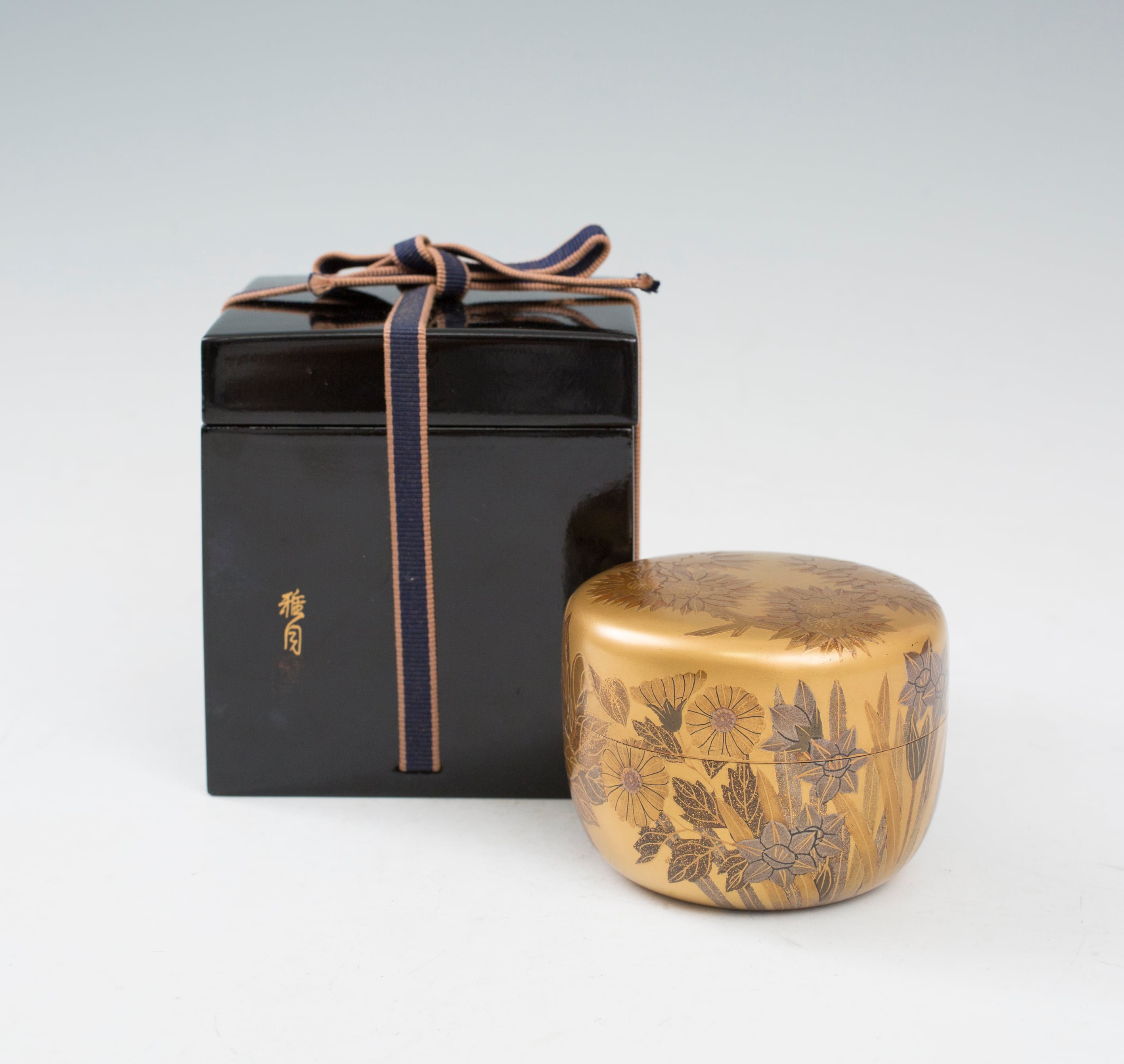 四季草花蒔絵 金城雅月 金蒔絵 金地 平棗 なつめ 内金溜 桜 紫陽花 菊